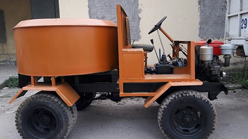 Máy trộn bê tông tự hành