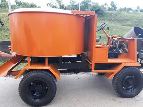 Máy trộn bê tông tự hành Máy trộn bê tông tự hành